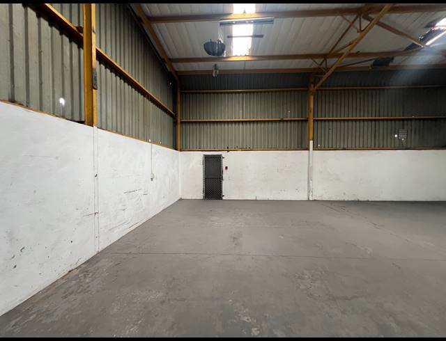 407M² WAREHOUSE TO LET IN KYA SANDS
